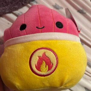Squishmallow “mariska”